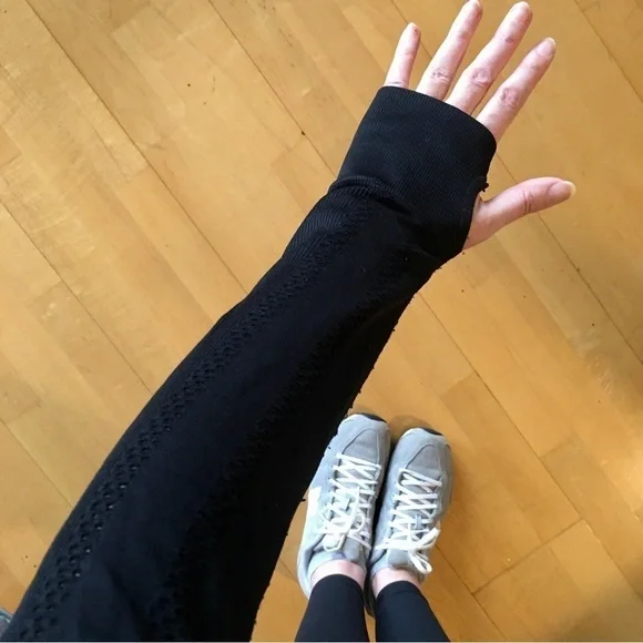 Fabletics Full Zip Lightweight Hoodie, Thumbholes, Pockets, Black, XS - Picture 7 of 14